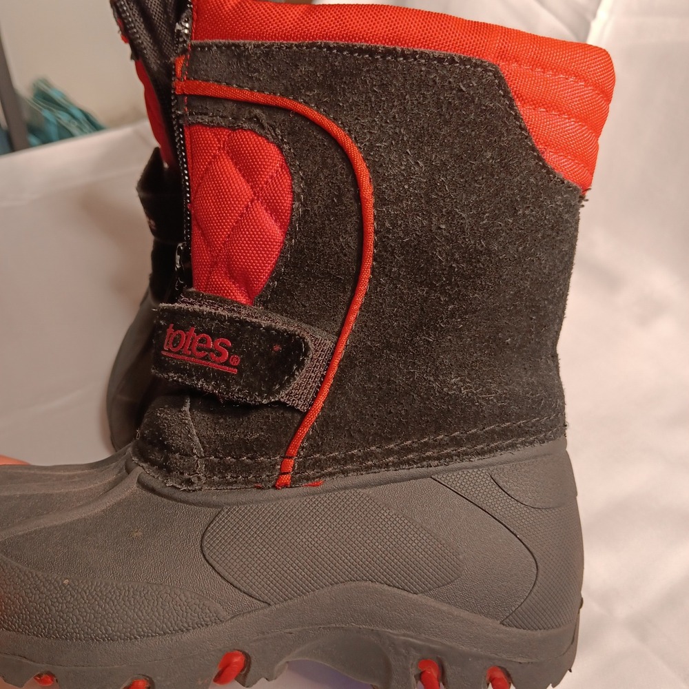 Totes Kids Winter‎ Snow Boots Red Black Leather Zipper 8M - Picture 2 of 6